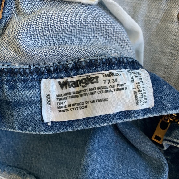 Vintage Custom Wrangler Jean Shorts w/ Flag - Picture 4 of 5